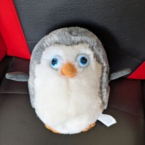 🦋5/25$ Dreamworks Plush Penguin Toy - Gray, White, and Orange Madagascar